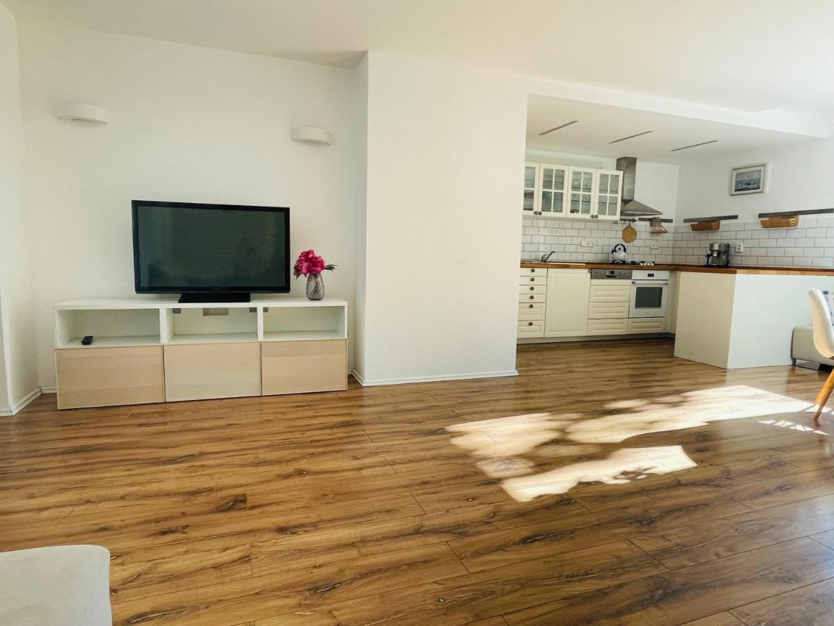 70M2 Romantic Living In The Old Town With Garden ブラチスラヴァ エクステリア 写真