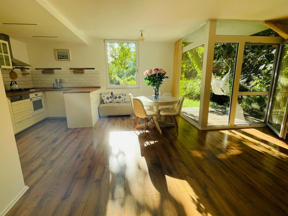 70M2 Romantic Living In The Old Town With Garden ブラチスラヴァ エクステリア 写真