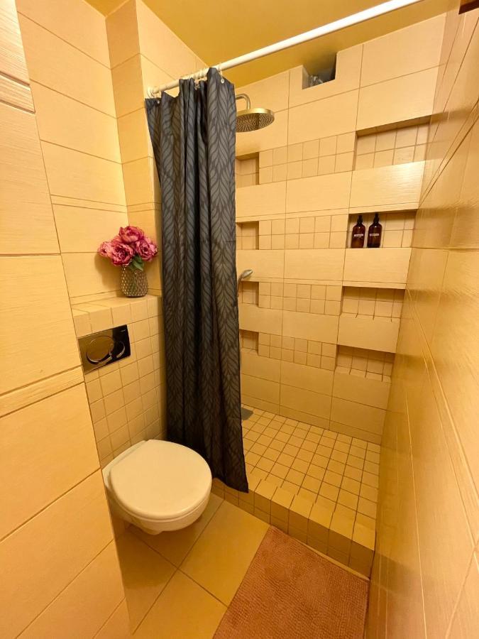 70M2 Romantic Living In The Old Town With Garden ブラチスラヴァ エクステリア 写真