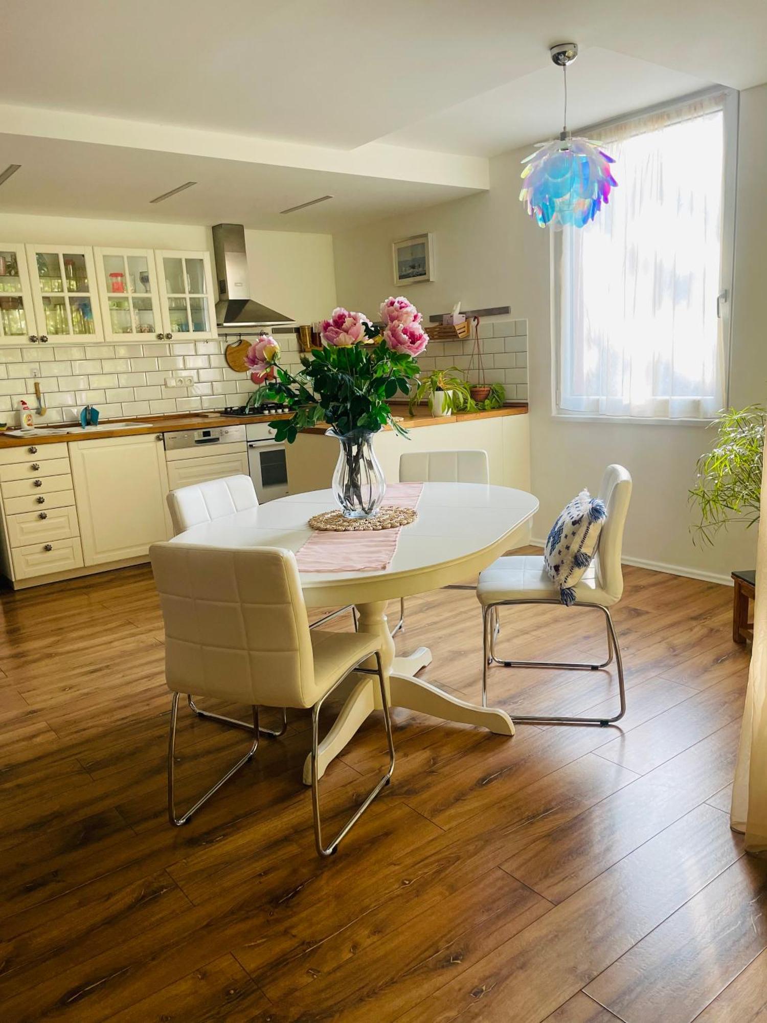 70M2 Romantic Living In The Old Town With Garden ブラチスラヴァ エクステリア 写真